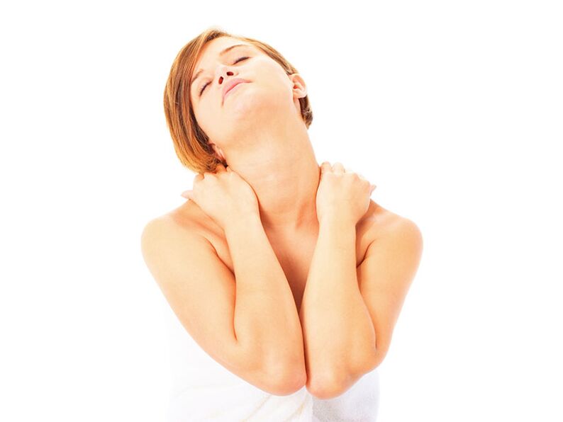 La osteocondrosis cervical comienza con dolor de cuello. 